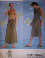 V2556 (8-12) 2000's Dresses.JPG